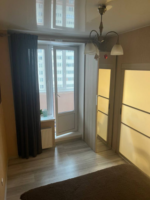 Сдам трехкомнатную (3-комн.) квартиру, Латышских Стрелков ул, 15к3, Санкт-Петербург г