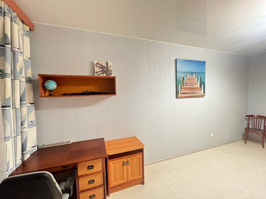 Сдам трехкомнатную (3-комн.) квартиру, Латышских Стрелков ул, 15к3, Санкт-Петербург г