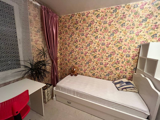 Сдам трехкомнатную (3-комн.) квартиру, Латышских Стрелков ул, 15к3, Санкт-Петербург г