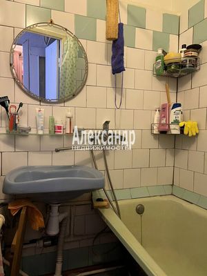 Продам однокомнатную (1-комн.) квартиру, Космонавтов пр-кт, 86к1, Санкт-Петербург г