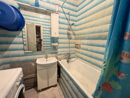 Продам трехкомнатную (3-комн.) квартиру, Трофимова ул, 31, Москва г