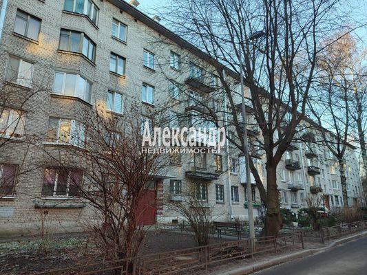 Продам трехкомнатную (3-комн.) квартиру, Пилотов ул, 19, Санкт-Петербург г