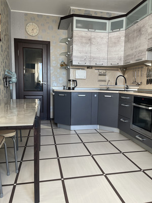 Продам трехкомнатную (3-комн.) квартиру, Димитрова ул, 41к1, Санкт-Петербург г