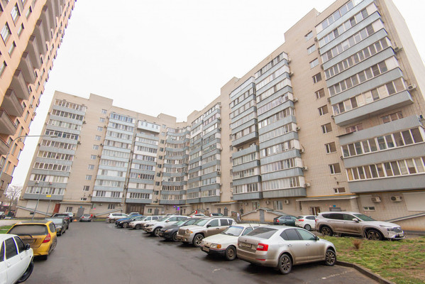 Продам трехкомнатную (3-комн.) квартиру, Менделеева ул, 53, Аксай г