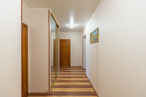 Продам трехкомнатную (3-комн.) квартиру, Менделеева ул, 53, Аксай г