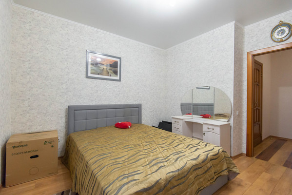 Продам трехкомнатную (3-комн.) квартиру, Менделеева ул, 53, Аксай г