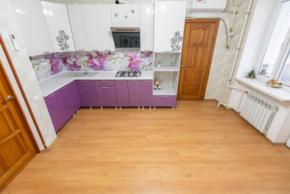 Продам трехкомнатную (3-комн.) квартиру, Менделеева ул, 53, Аксай г