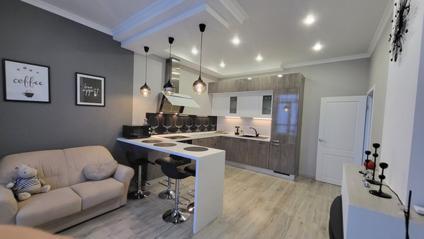 Продам трехкомнатную (3-комн.) квартиру, Оренбургский Тракт ул, 4Б, Казань г