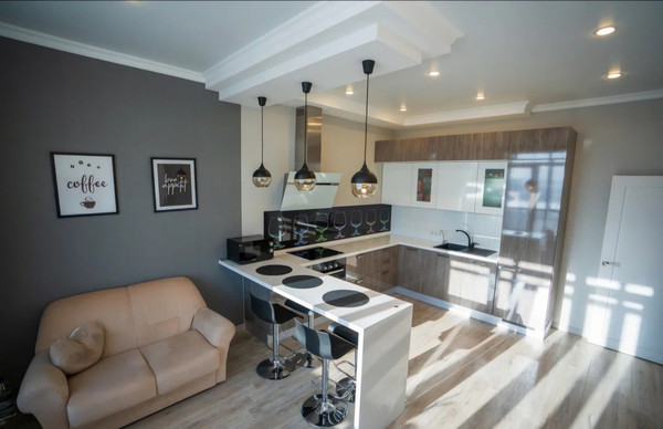 Продам трехкомнатную (3-комн.) квартиру, Оренбургский Тракт ул, 4Б, Казань г