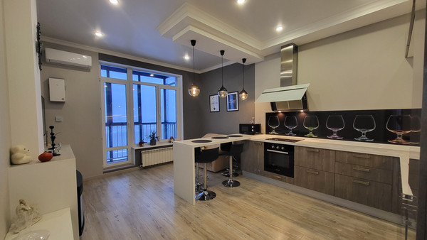 Продам трехкомнатную (3-комн.) квартиру, Оренбургский Тракт ул, 4Б, Казань г