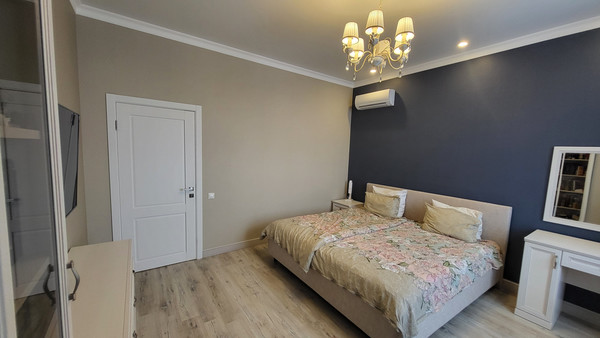 Продам трехкомнатную (3-комн.) квартиру, Оренбургский Тракт ул, 4Б, Казань г