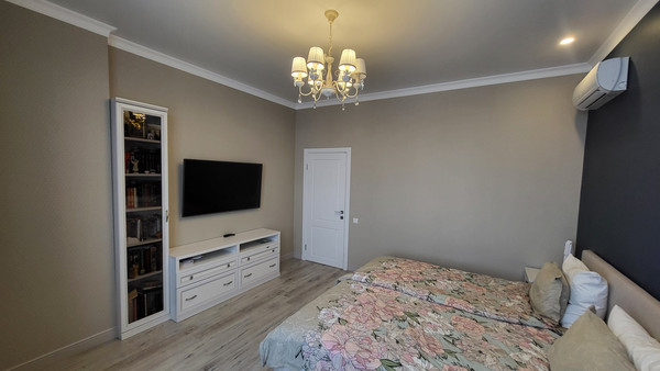 Продам трехкомнатную (3-комн.) квартиру, Оренбургский Тракт ул, 4Б, Казань г