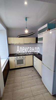 Продам двухкомнатную (2-комн.) квартиру, Маяковского ул, 5, Кировск г