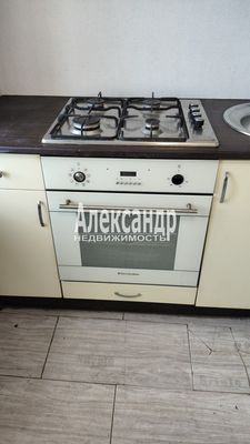 Продам двухкомнатную (2-комн.) квартиру, Маяковского ул, 5, Кировск г