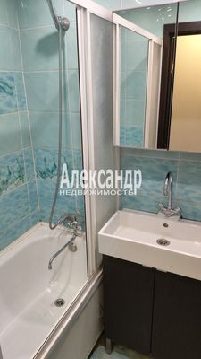 Продам двухкомнатную (2-комн.) квартиру, Маяковского ул, 5, Кировск г