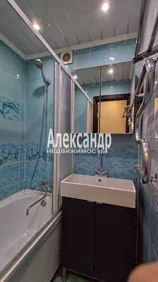 Продам двухкомнатную (2-комн.) квартиру, Маяковского ул, 5, Кировск г