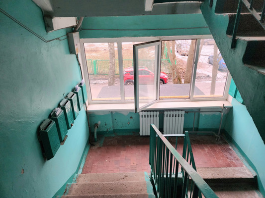 Продам двухкомнатную (2-комн.) квартиру, Строителей ул, 23, Новомичуринск г