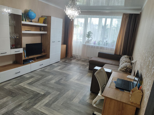 Продам двухкомнатную (2-комн.) квартиру, Победы ул, 25, Залесье с