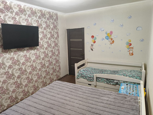 Продам двухкомнатную (2-комн.) квартиру, Победы ул, 25, Залесье с