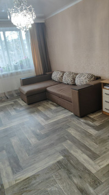 Продам двухкомнатную (2-комн.) квартиру, Победы ул, 25, Залесье с