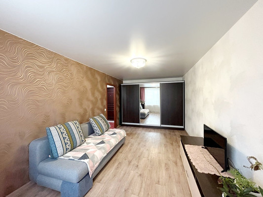 Продам однокомнатную (1-комн.) квартиру, Зеленодольская ул, 67, Пенза г