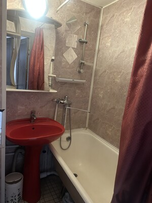 Продам однокомнатную (1-комн.) квартиру, Инициативная ул, 2к1, Москва г