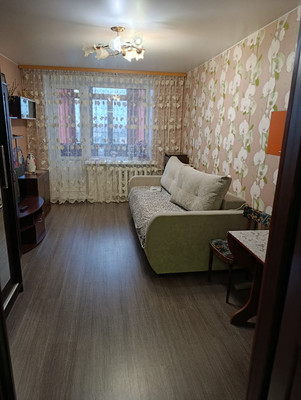 Сдам комнату в 6-комн. квартире, Заводской пр-кт, 60, Колпино г