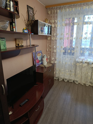 Сдам комнату в 6-комн. квартире, Заводской пр-кт, 60, Колпино г