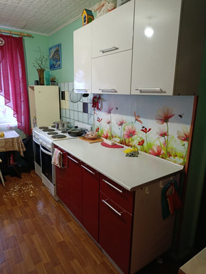 Сдам комнату в 6-комн. квартире, Заводской пр-кт, 60, Колпино г