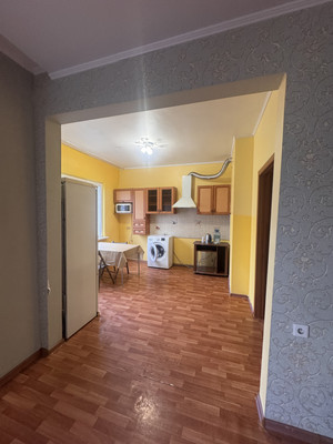 Продам трехкомнатную (3-комн.) квартиру, им. Александра Покрышкина ул, 4/5, Краснодар г