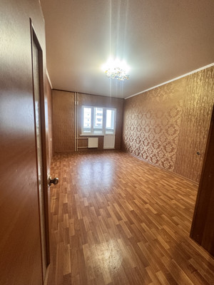 Продам трехкомнатную (3-комн.) квартиру, им. Александра Покрышкина ул, 4/5, Краснодар г