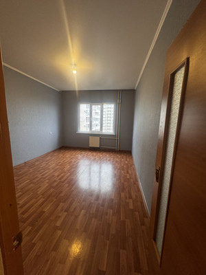 Продам трехкомнатную (3-комн.) квартиру, им. Александра Покрышкина ул, 4/5, Краснодар г