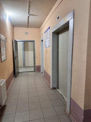 Продам трехкомнатную (3-комн.) квартиру, им. Александра Покрышкина ул, 4/5, Краснодар г