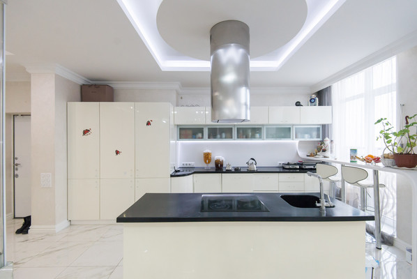 Продам трехкомнатную (3-комн.) квартиру, Варфоломеева ул, 222А, Ростов-на-Дону г