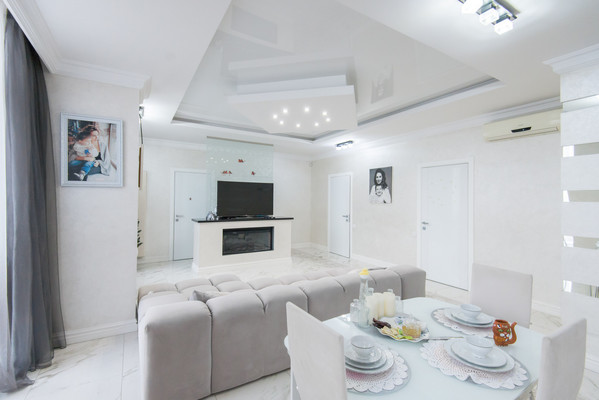 Продам трехкомнатную (3-комн.) квартиру, Варфоломеева ул, 222А, Ростов-на-Дону г