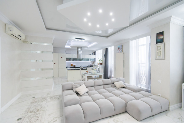 Продам трехкомнатную (3-комн.) квартиру, Варфоломеева ул, 222А, Ростов-на-Дону г