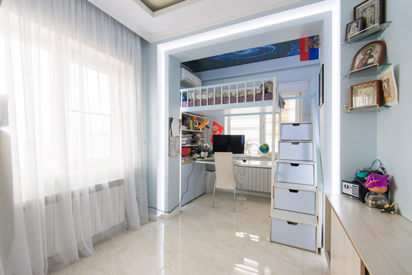 Продам трехкомнатную (3-комн.) квартиру, Варфоломеева ул, 222А, Ростов-на-Дону г