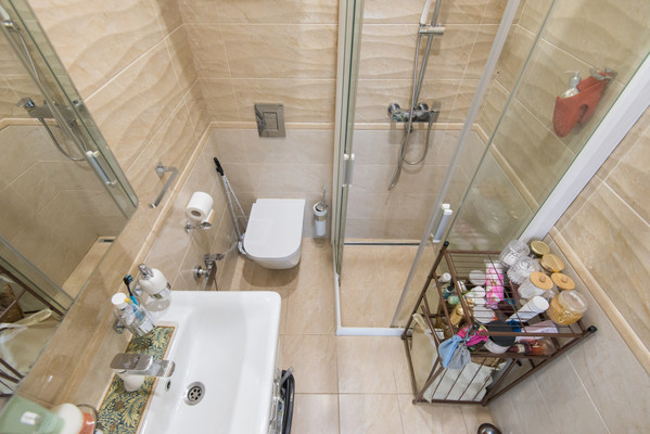 Продам трехкомнатную (3-комн.) квартиру, Варфоломеева ул, 222А, Ростов-на-Дону г