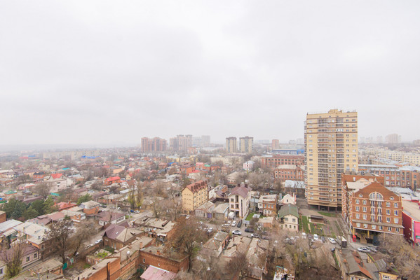 Продам трехкомнатную (3-комн.) квартиру, Варфоломеева ул, 222А, Ростов-на-Дону г