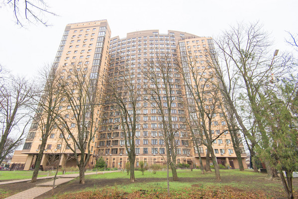 Продам трехкомнатную (3-комн.) квартиру, Варфоломеева ул, 222А, Ростов-на-Дону г