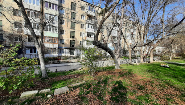 Продам двухкомнатную (2-комн.) квартиру, Аральская ул, 71/88, Симферополь г