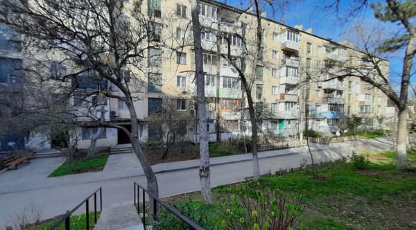Продам двухкомнатную (2-комн.) квартиру, Аральская ул, 71/88, Симферополь г