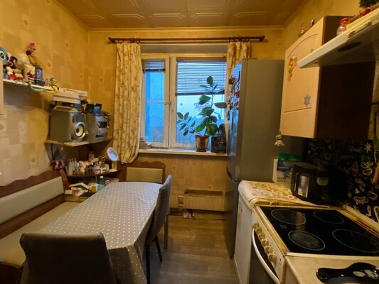 Продам двухкомнатную (2-комн.) квартиру, Загорьевский проезд, 3к2, Москва г