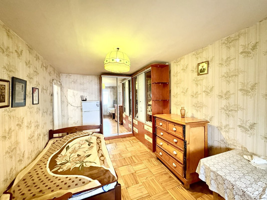 Продам однокомнатную (1-комн.) квартиру, Чурилина ул, 7, Кратово дп