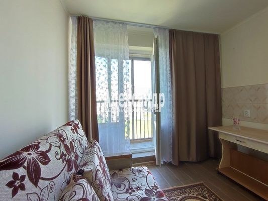 Продам двухкомнатную (2-комн.) квартиру, Екатерининская ул, 3/4, Мурино п