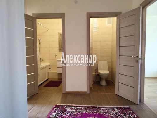 Продам двухкомнатную (2-комн.) квартиру, Екатерининская ул, 3/4, Мурино п