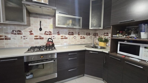 Продам трехкомнатную (3-комн.) квартиру, Ленина ул, 189, Анапа г