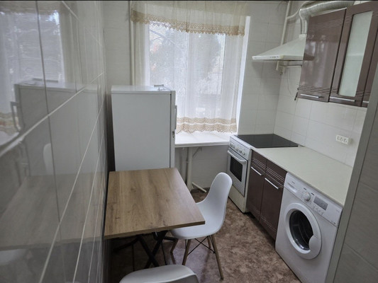 Продам однокомнатную (1-комн.) квартиру, Русская ул, 38, Симферополь г