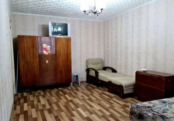 Продам однокомнатную (1-комн.) квартиру, Русская ул, 38, Симферополь г