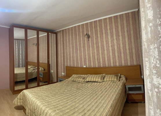 Продам двухкомнатную (2-комн.) квартиру, Севастопольская ул, 41к4, Симферополь г